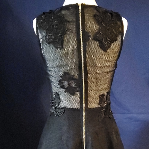 Little black dress - Picture 4 of 8